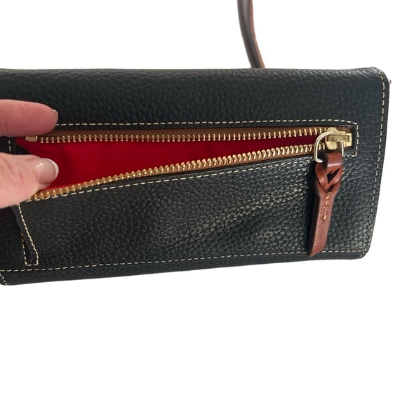 NWOT Dooney & Bourke Wexford Leather Daphne Crossbody Wallet in Black
Perfect! - Picture 8 of 10